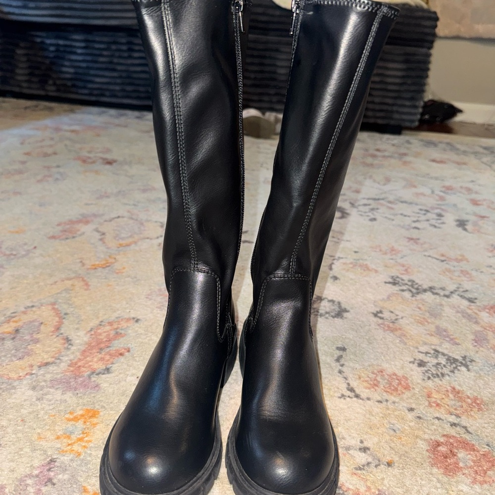 Girls black leather Steve Madden boots
